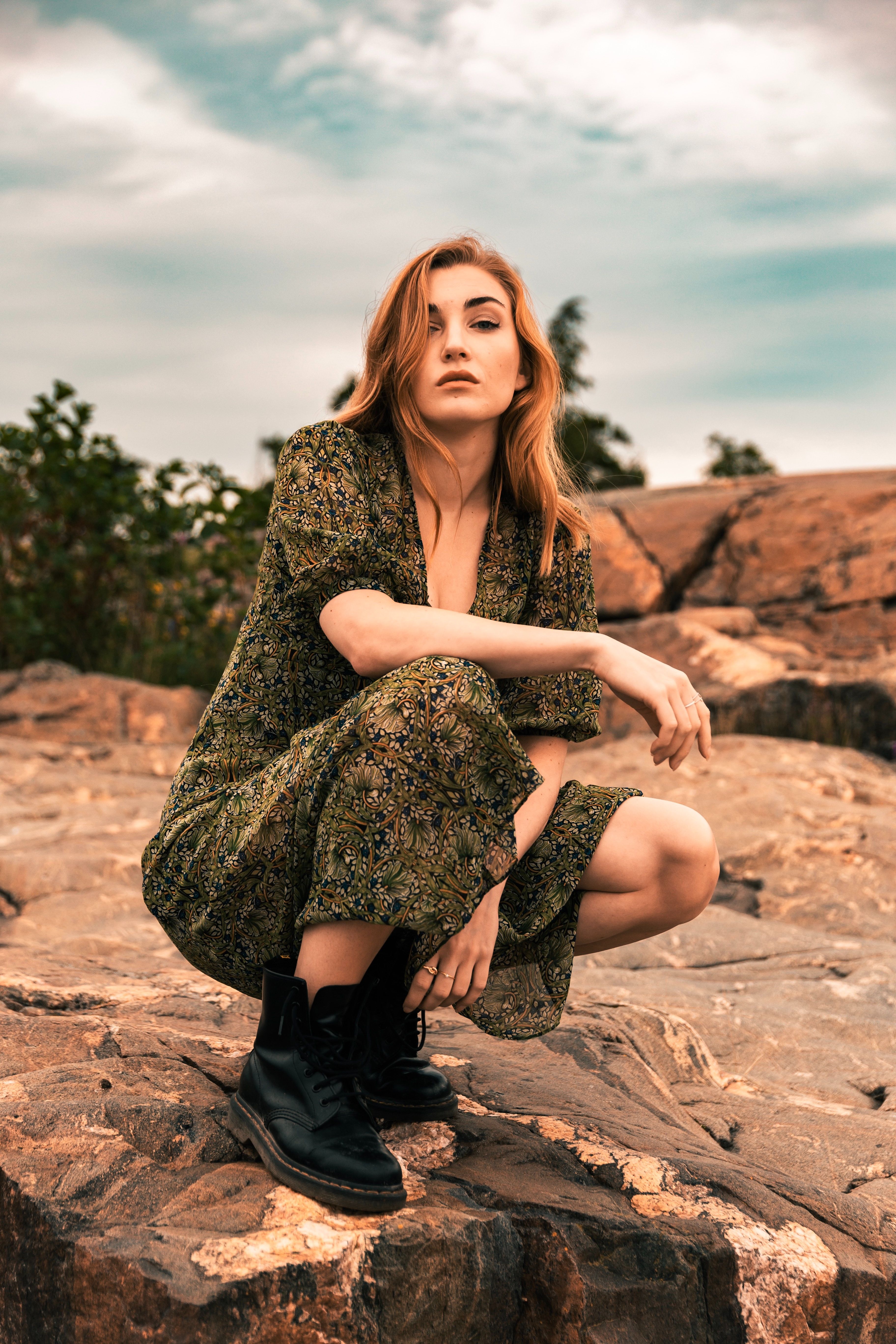 Derbe Schnür-Boots zum Sommerkleid