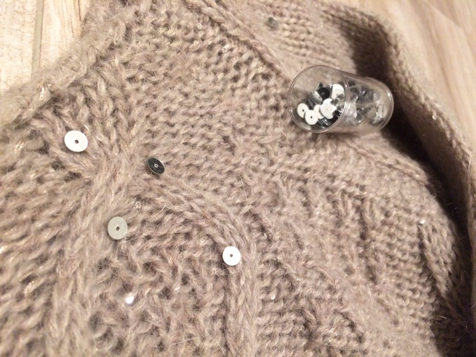 Pulli mit Pailletten